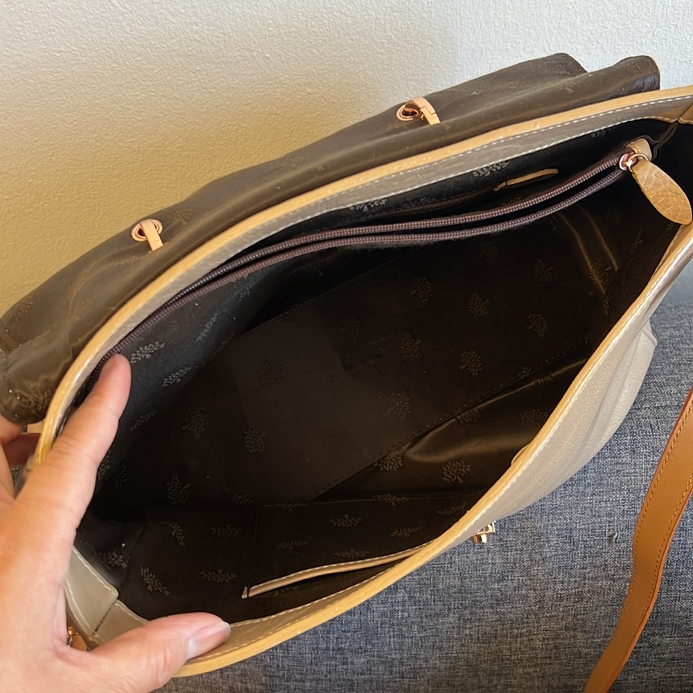 Elegant Cream Genuine Leather Handbag - Picture 7 of 11